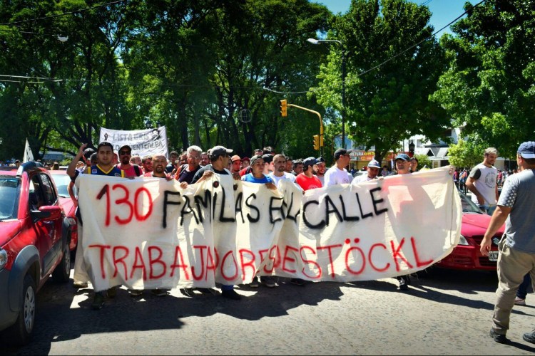 photo5086838499948210125